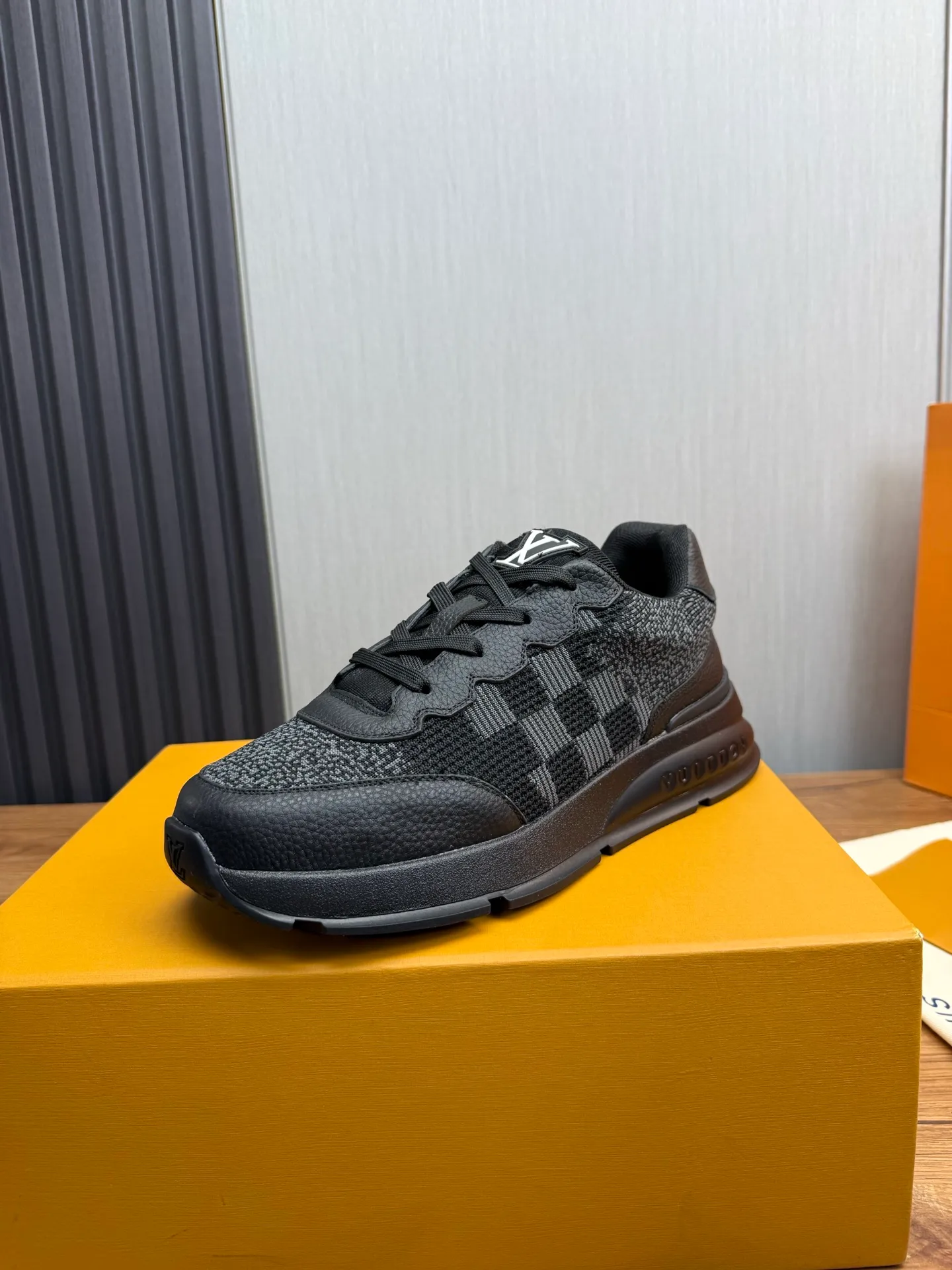 Men's shoes 💰640💰 LOUIS VUITTON [Luden Yiwei] The new trendy Lv is on the market 🎁, casual and fashionable men's shoes 👟 The upper is made of high-count and high-density fly weave + cowhide mesh lining, the original wear-resistant rubber outsole, the version is simple and elegant, exclusive for trendy men. 38-45 (45 is custom-made and cannot be returned or exchanged)